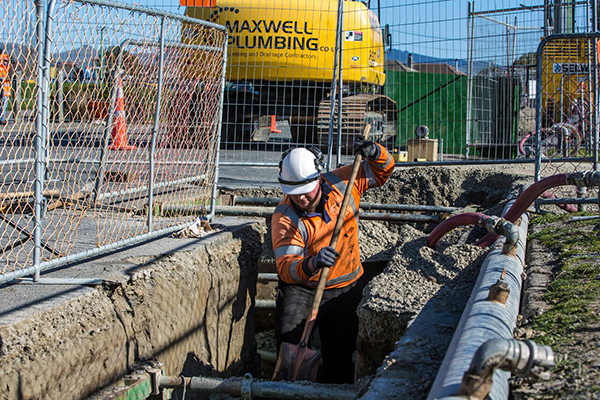 Damwand And Dewatering
